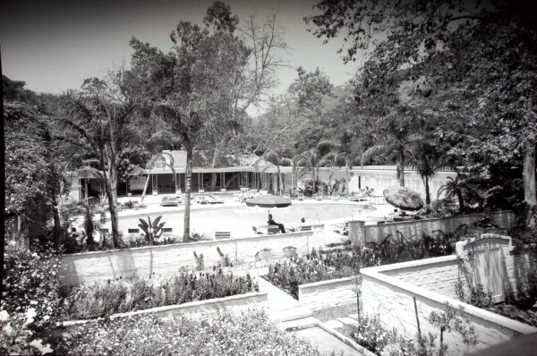 Julius Shulman / Carlos von Frankenberg - Original Vintage Print. "Concord Apartments." Pasadena, Ca. Flewelling & Moody. 1967