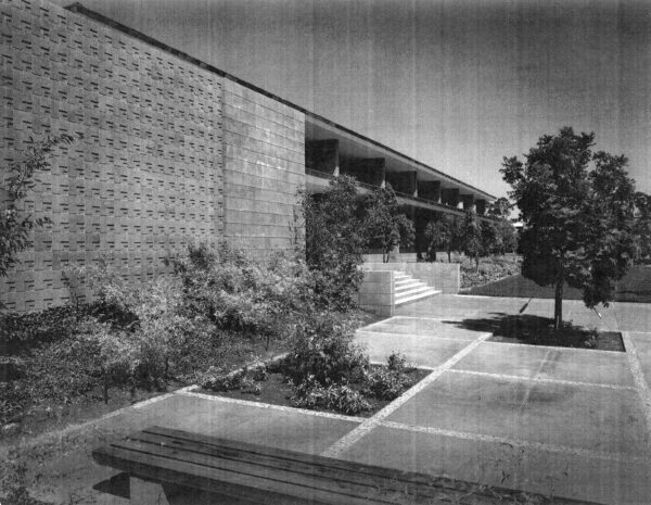 Julius Shulman - Original Vintage Print. "University of Santa Barbara." Santa Barbara, Ca. Pereira & Luckman. 1958