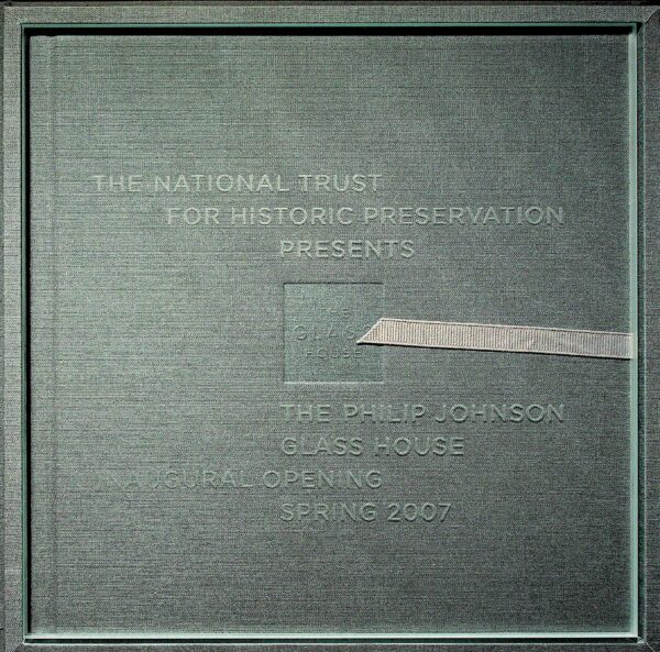 Julius Shulman - Memorabilia. "Julius Shulman's Personal Award From The Philip Johnson Glass House Inaugural Opening Etched Glass & Book. Spring 2007. Phillip Johnson. New Canaan, Ct - Image 2